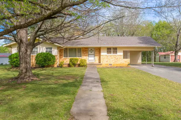 106 Comer St, Rogersville, AL 35652