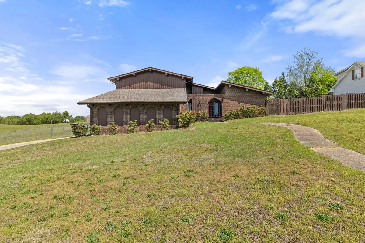 804 35th St, Haleyville, AL 35565 - #1