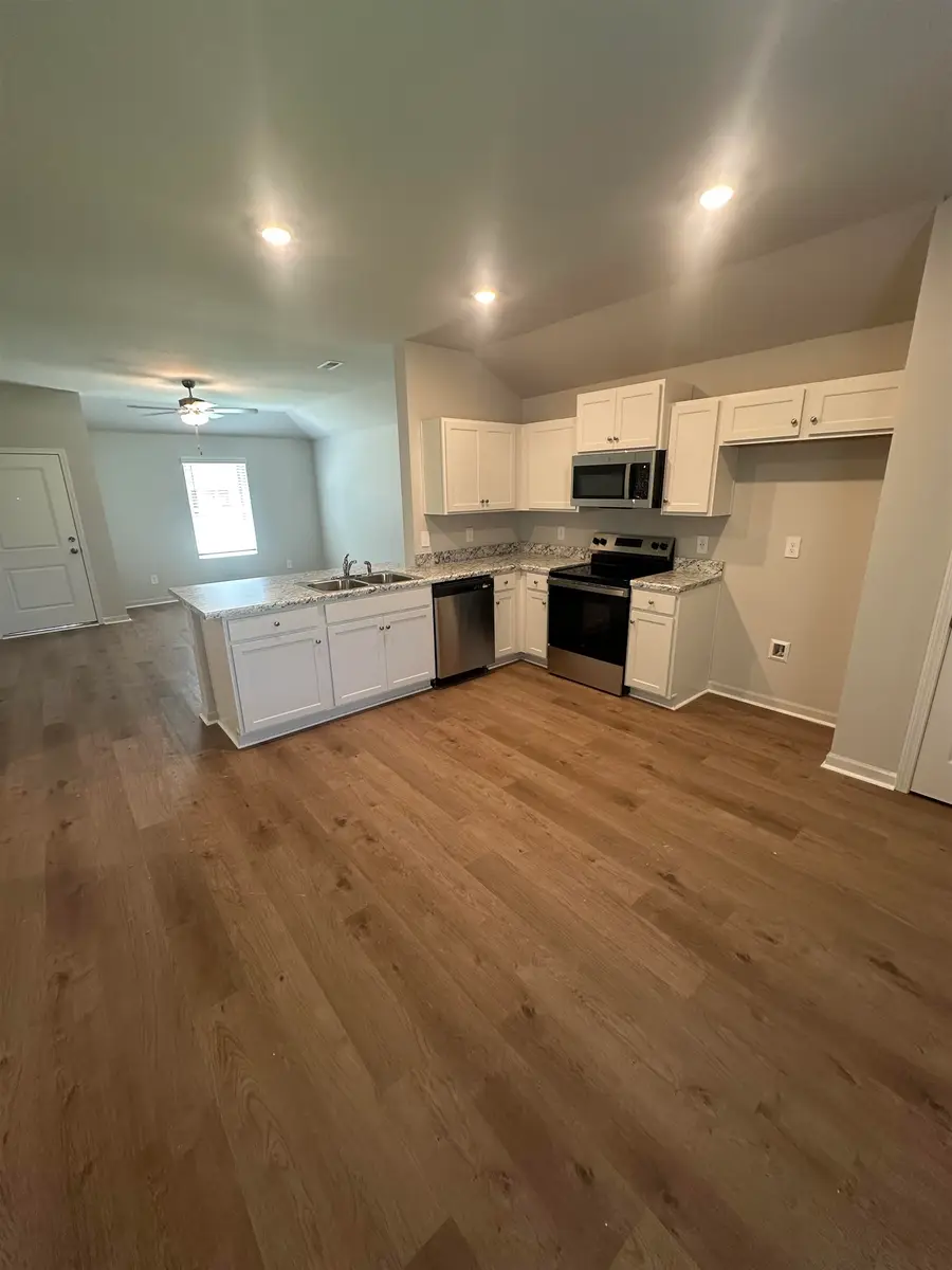1726 Amber Ave, Cullman, AL 35055 - #3