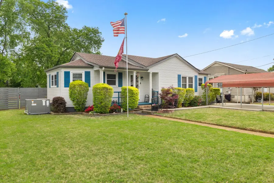 236 Lewis Ave, Muscle Shoals, AL 35661 - #2