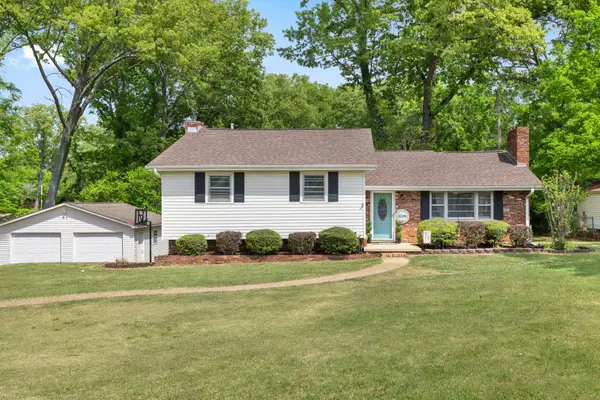 818 Volunteer Dr, Tuscumbia, AL 35674