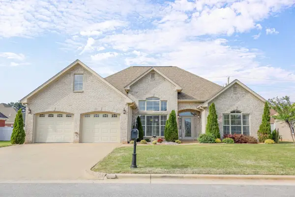 122 Heather Ln, Muscle Shoals, AL 35661