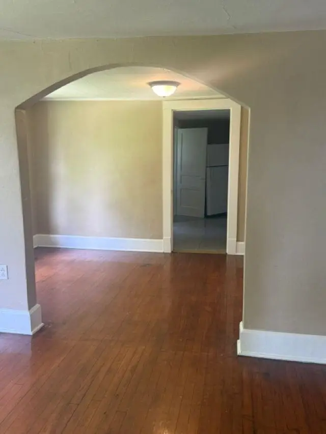 304 W 3rd St, Tuscumbia, AL 35674 - #3