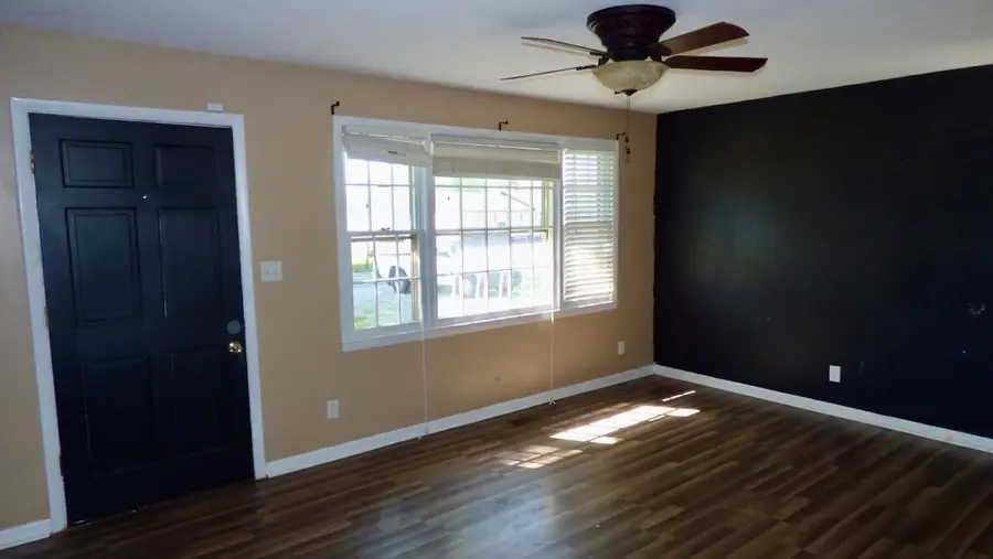 203 James St, Muscle Shoals, AL 35661 - #2