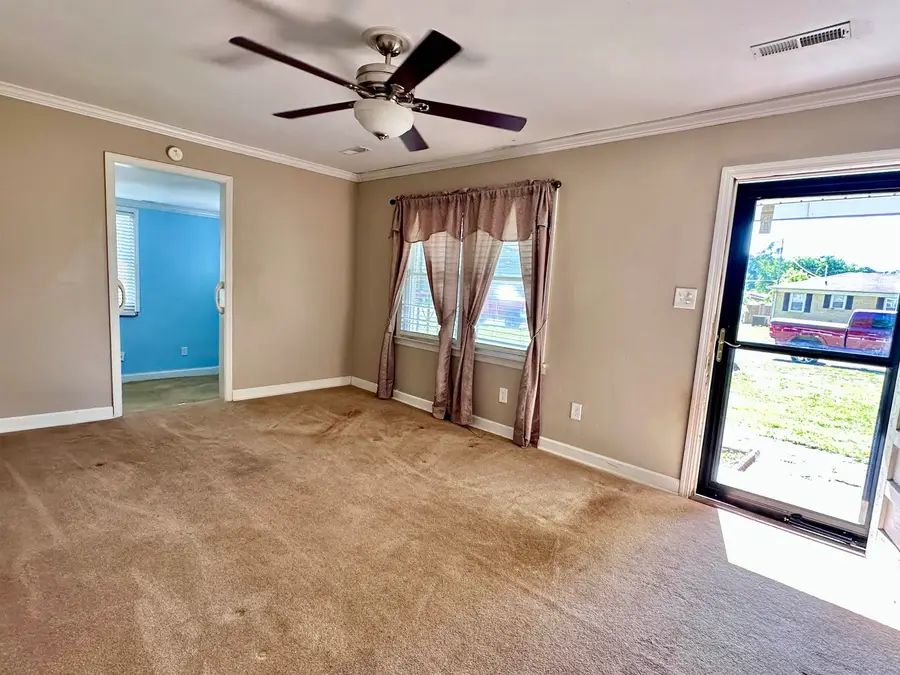 904 Irene St, Tuscumbia, AL 35674 - #2