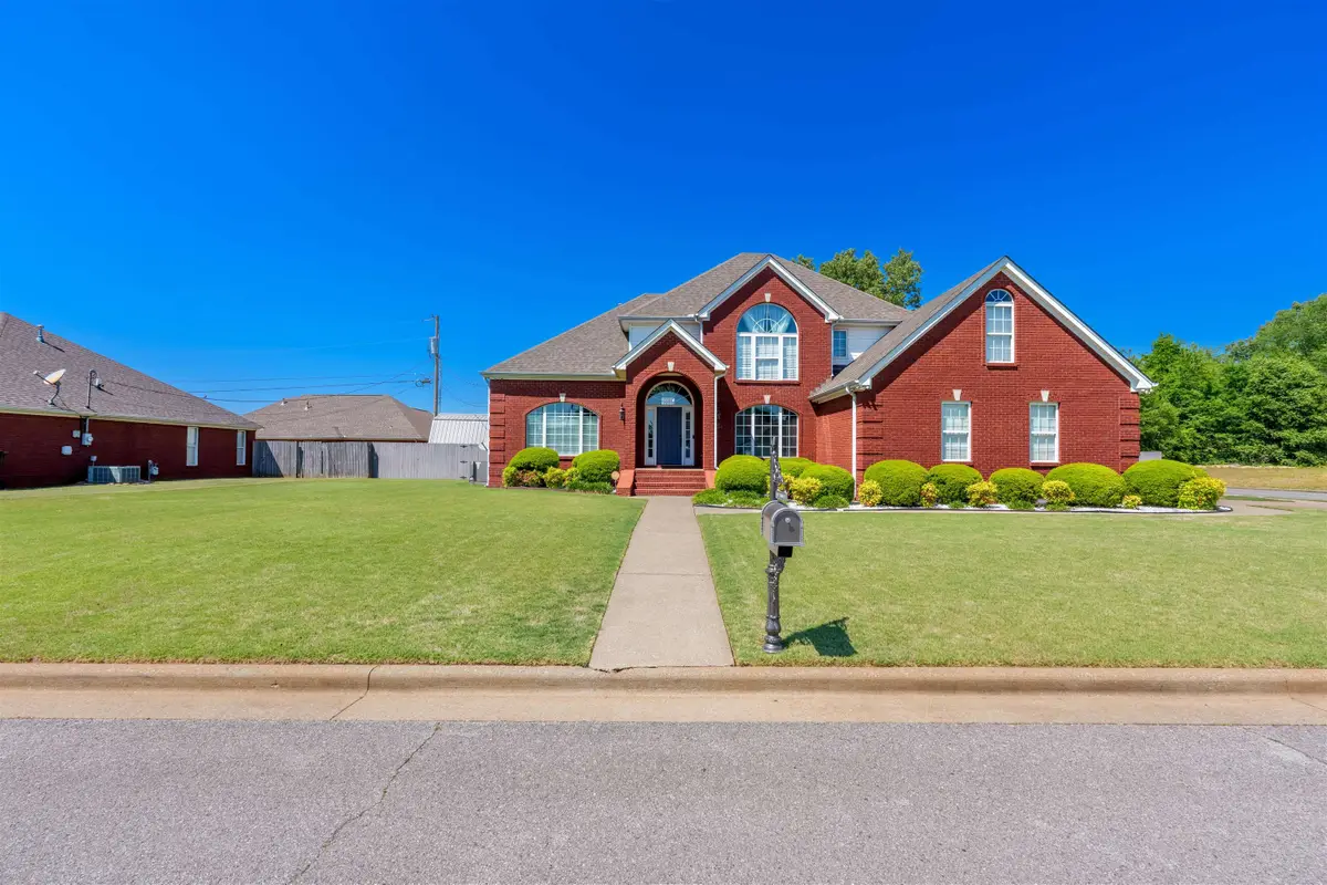 301 W Nassau Ave, Muscle Shoals, AL 35661 - #1