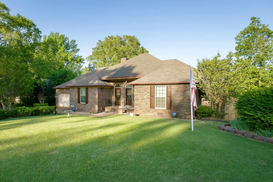 214 Oakview St, Florence, AL 35633 - #2