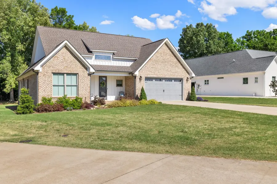 230 Rockwood Dr, Tuscumbia, AL 35674 - #3