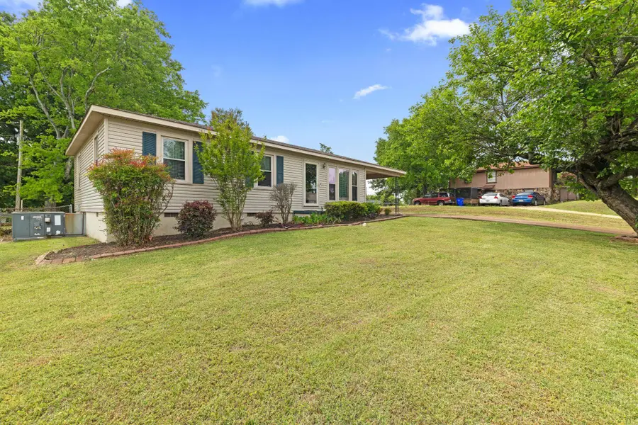 24 Smith St, Florence, AL 35630 - #3