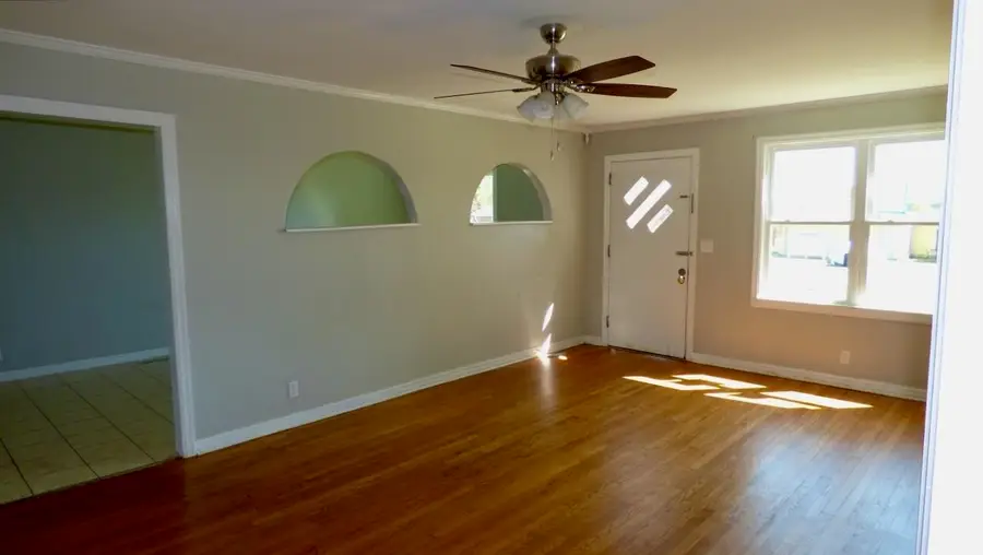 609 Hill Ave, Muscle Shoals, AL 35661 - #2