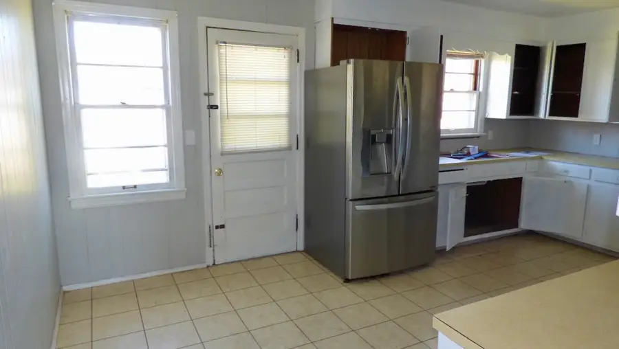 609 Hill Ave, Muscle Shoals, AL 35661 - #3