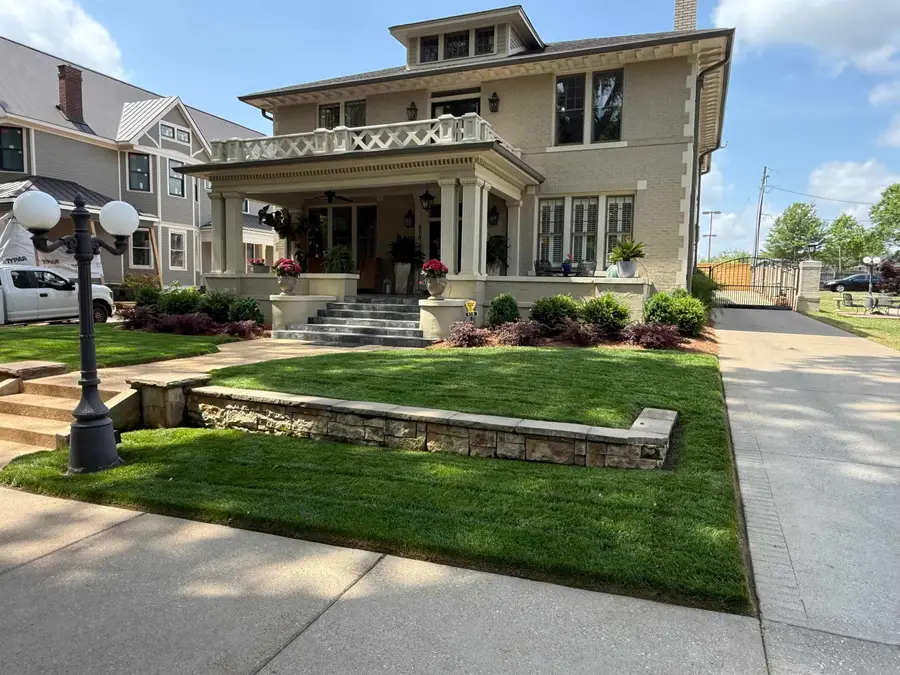 419 N Walnut St, Florence, AL 35630 - #3