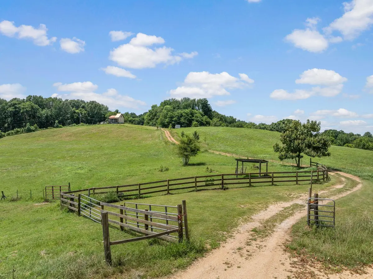 201 Hooper Club Rd, Russellville, AL 35653 - #1