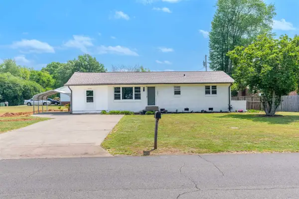 1601 Gusmus Ave, Muscle Shoals, AL 35661