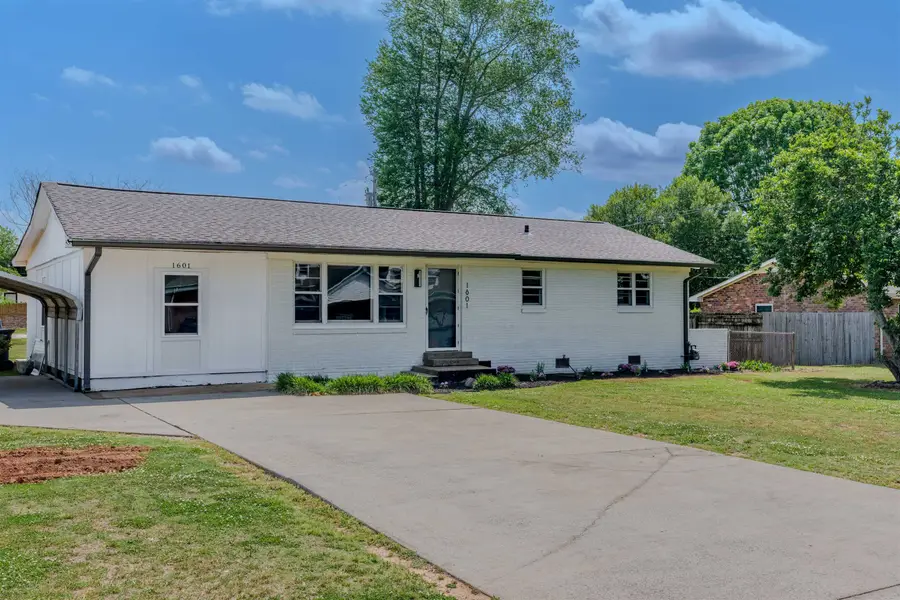 1601 Gusmus Ave, Muscle Shoals, AL 35661 - #2