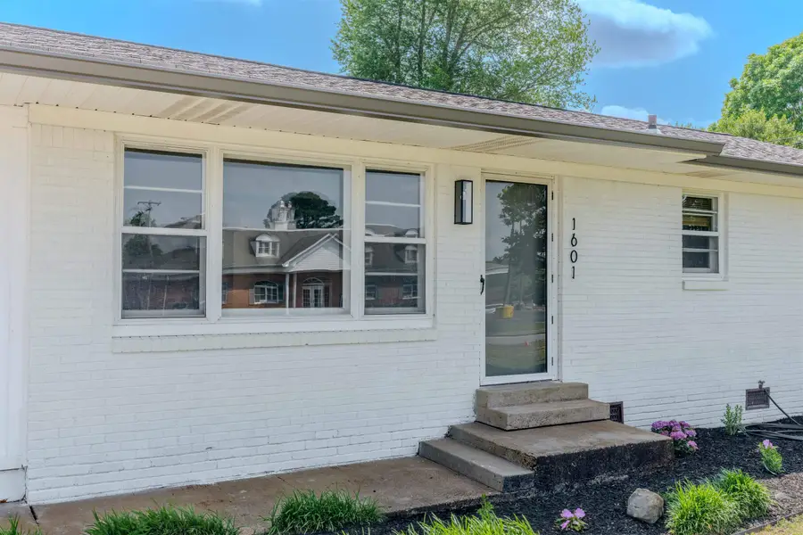 1601 Gusmus Ave, Muscle Shoals, AL 35661 - #3