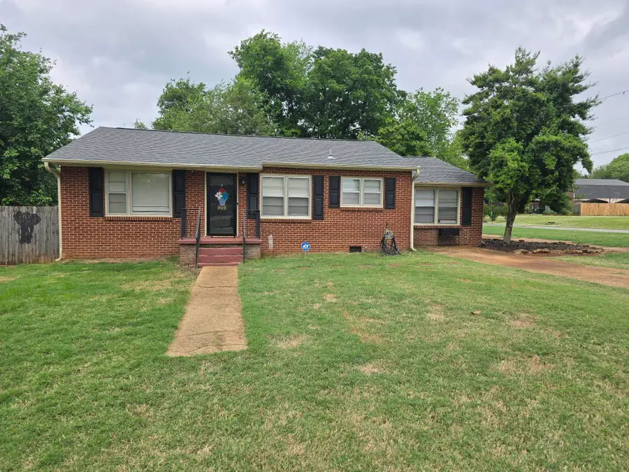 909 Irene Ave, Tuscumbia, AL 35674 - #3