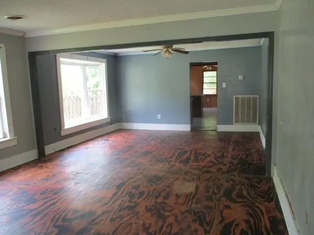 1300 7th St, Cherokee, AL 35616 - #2