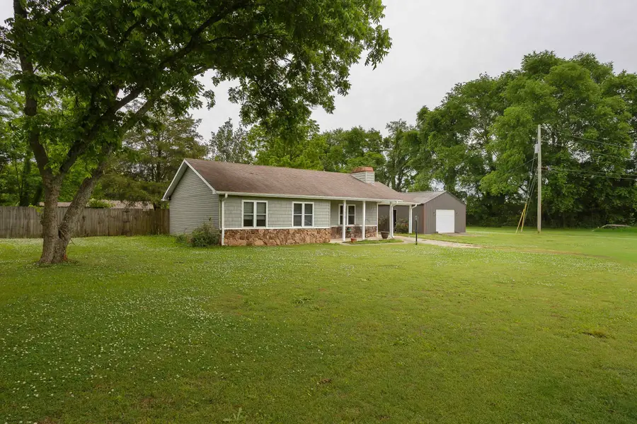 260 Brick School Rd, Muscle Shoals, AL 35661 - #2