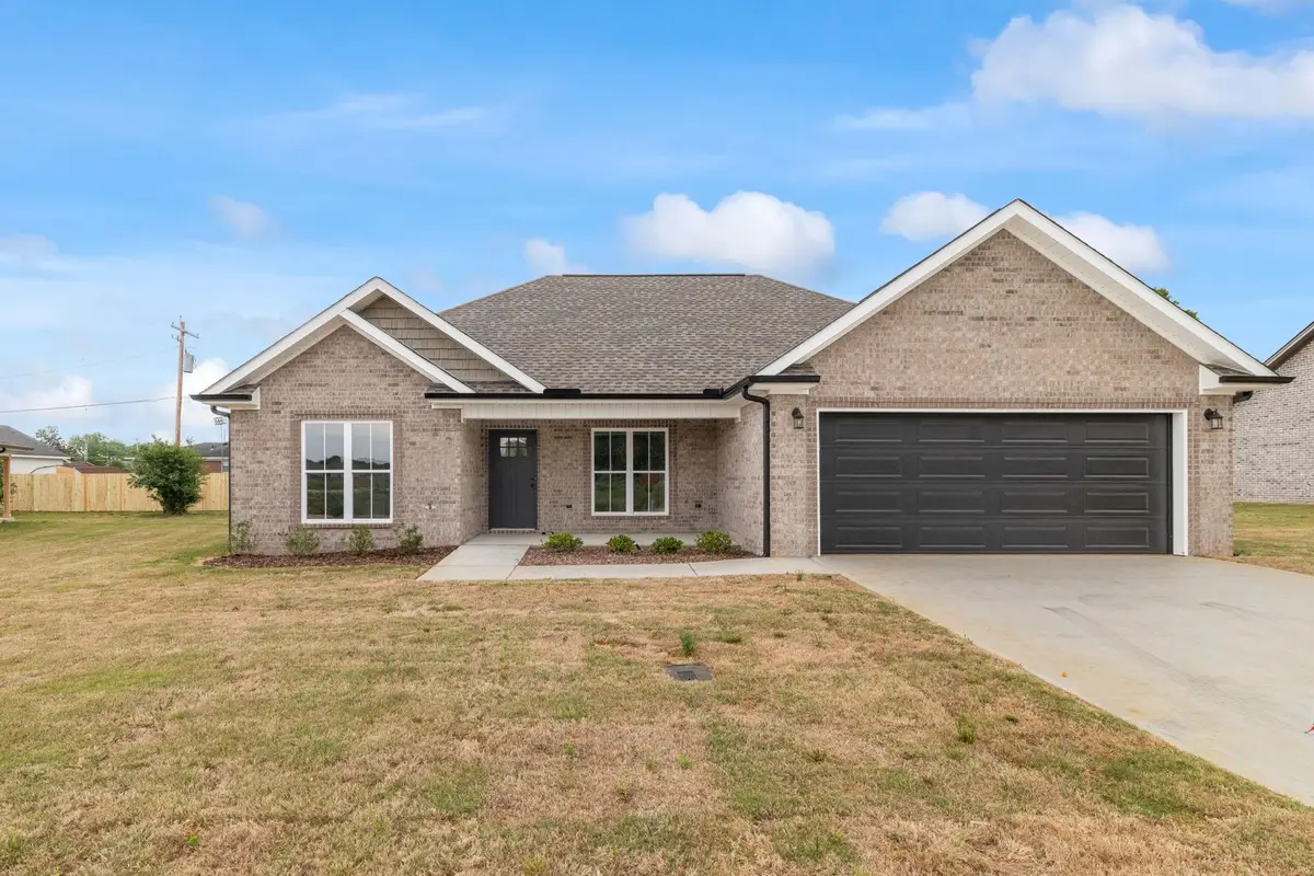 295 Knight Dr, Tuscumbia, AL 35674 - #1