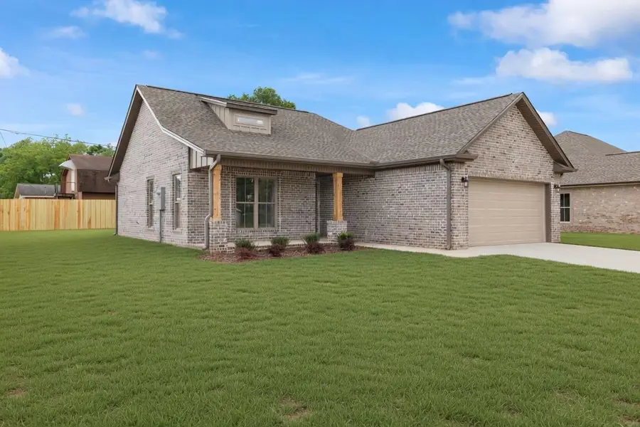 335 Knight Dr, Tuscumbia, AL 35674 - #2