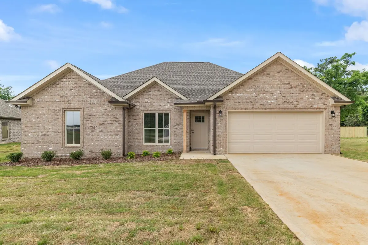 355 Knight Dr, Tuscumbia, AL 35674 - #1