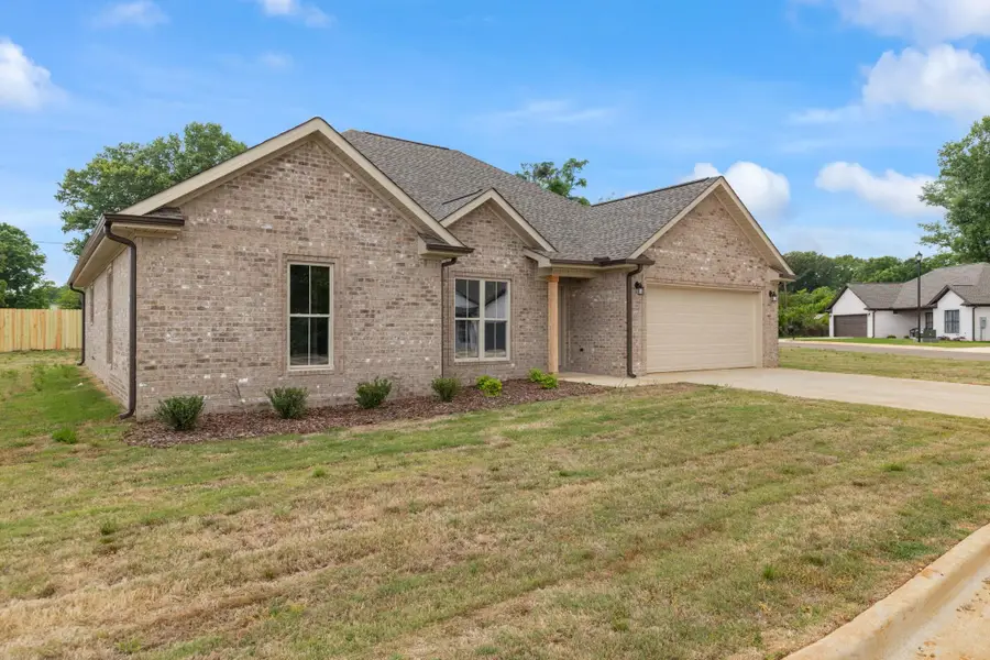 355 Knight Dr, Tuscumbia, AL 35674 - #2