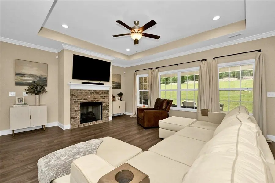 2070 Austin Dr, Cullman, AL 35058 - #3