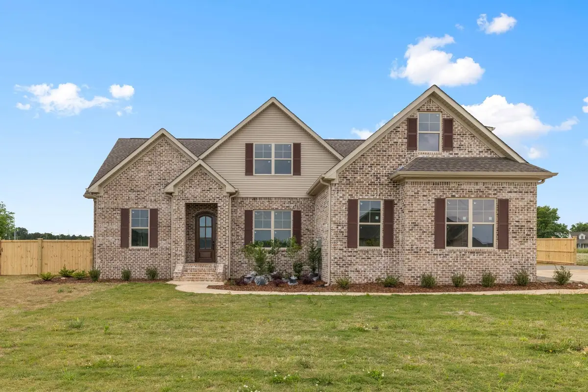 228 Carron Ln, Tuscumbia, AL 35674 - #1
