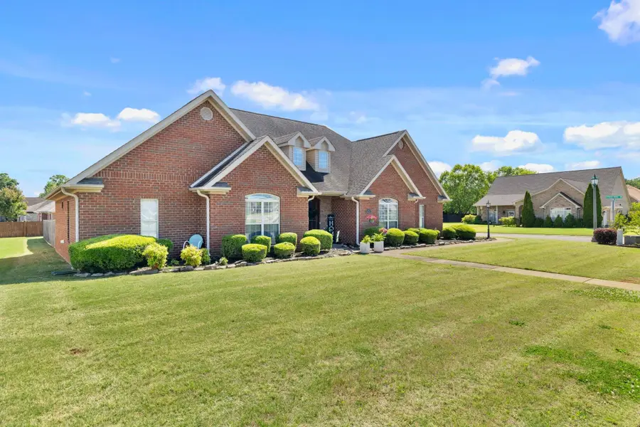 311 Wheaton Dr, Florence, AL 35633 - #2