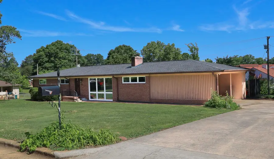 114 Wheeler Ave, Sheffield, AL 35660 - #2