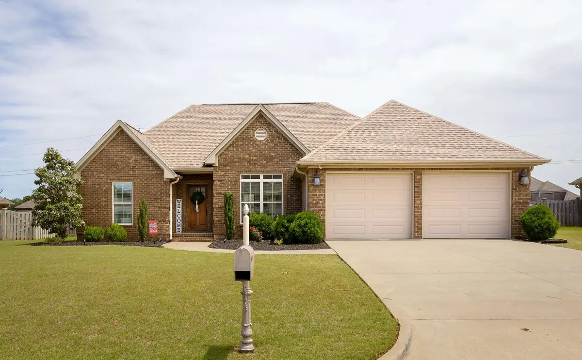 121 Sullivan Rd, Muscle Shoals, AL 35661 - #1