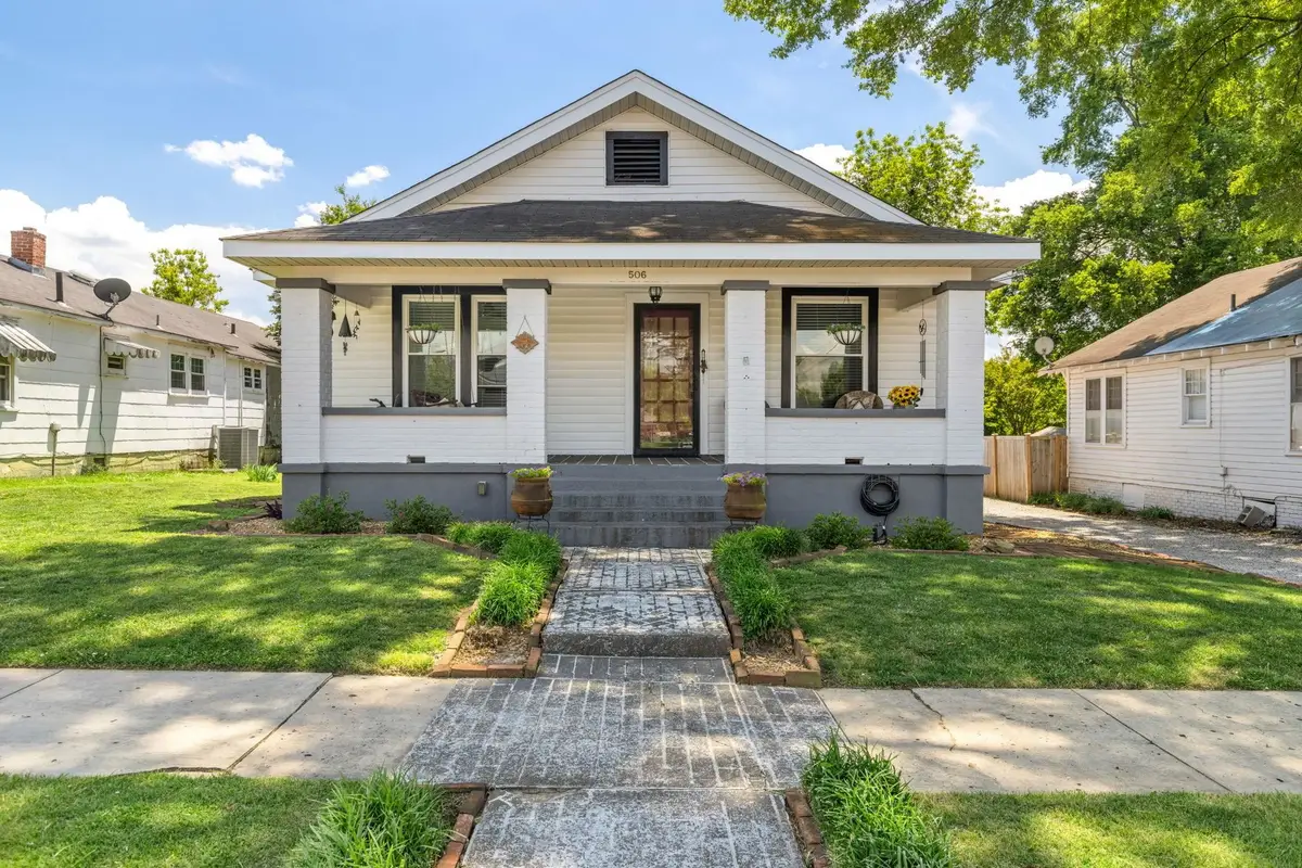 506 Third St, Tuscumbia, AL 35674 - #1