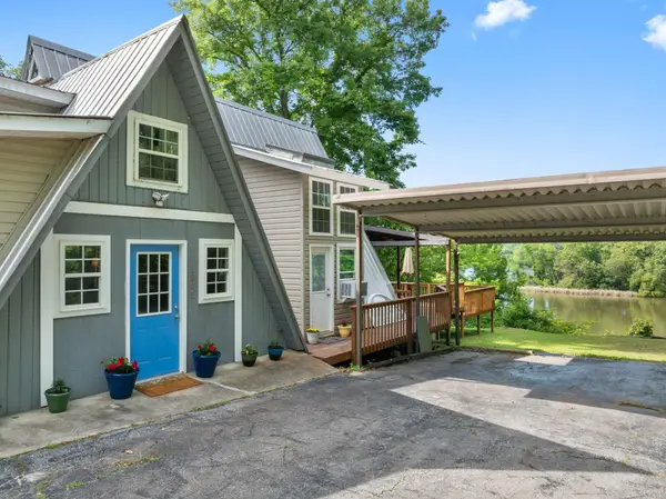 1045 Carter Dr, Tuscumbia, AL 35674