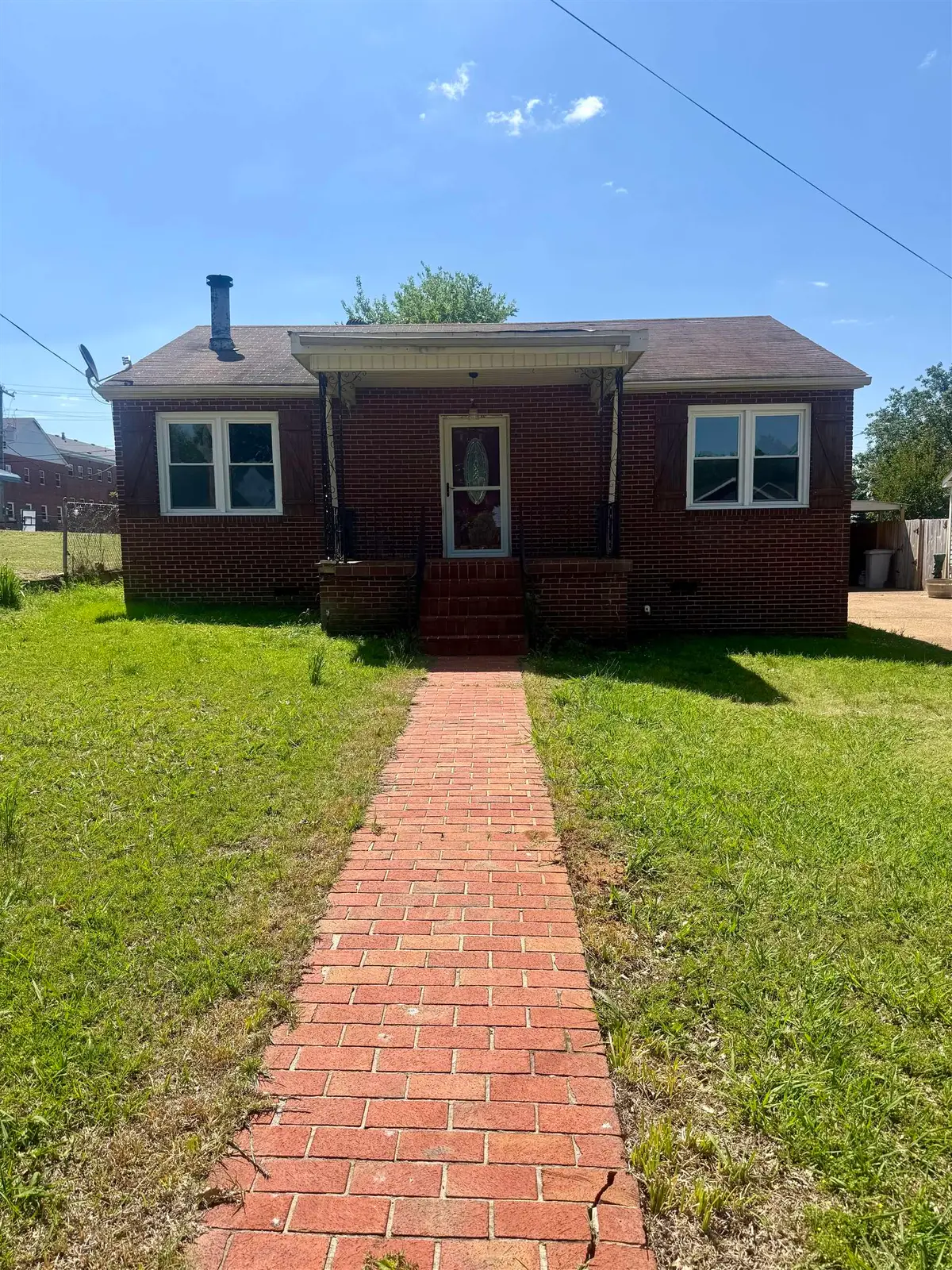 2902 E 15th Ave, Sheffield, AL 35660 - #1
