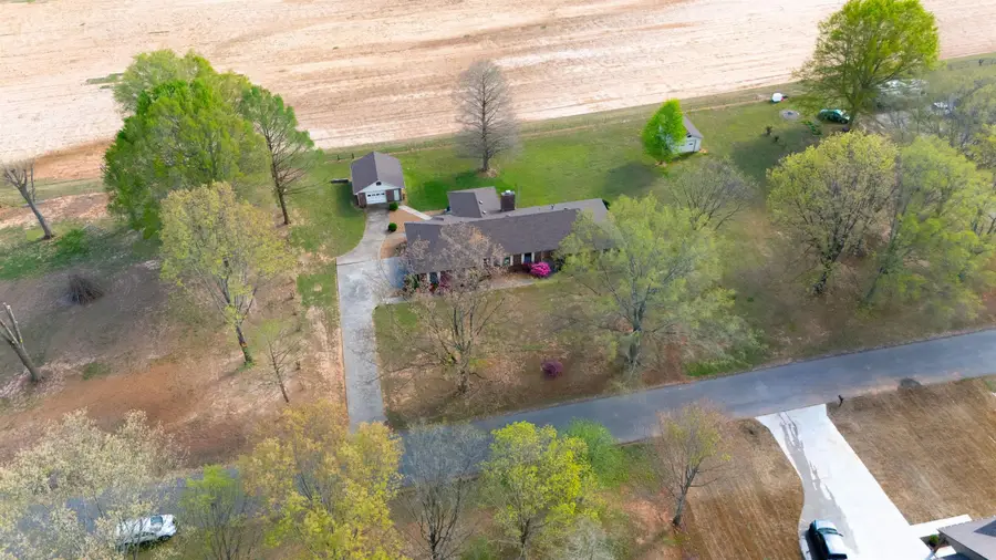 75 Murphy Dr, Florence, AL 35633 - #2