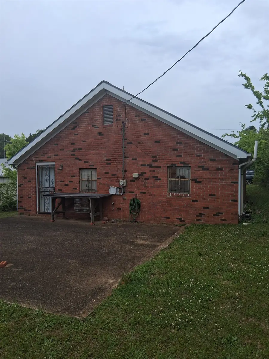 110 Foy Ave, Florence, AL 35630 - #2