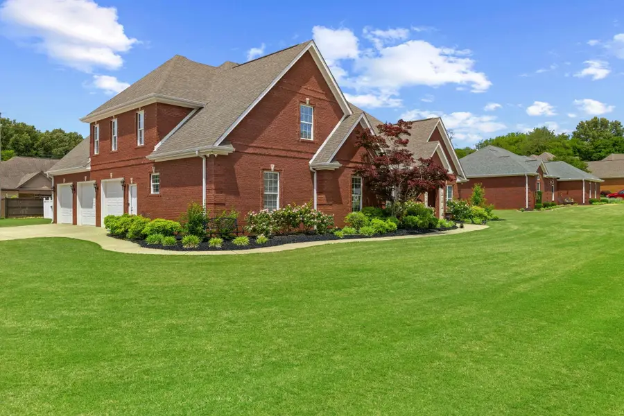 244 Melissa Dr, Muscle Shoals, AL 35661 - #3