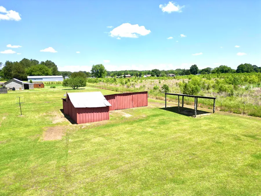 195 Lagrange Rd, Tuscumbia, AL 35674 - #2