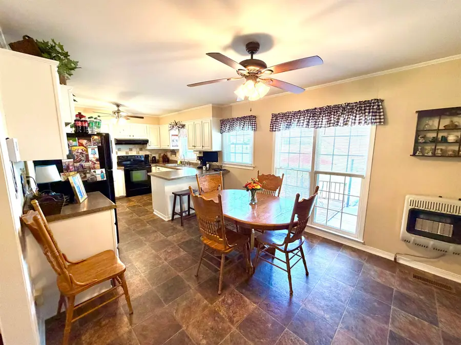 195 Lagrange Rd, Tuscumbia, AL 35674 - #3