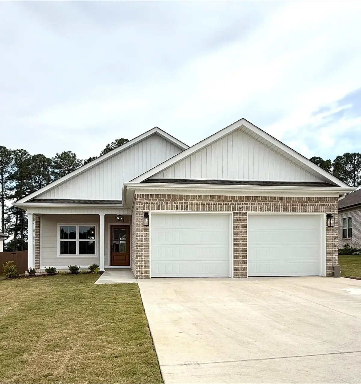 137 Silver Leaf Ln, Florence, AL 35633 - #1