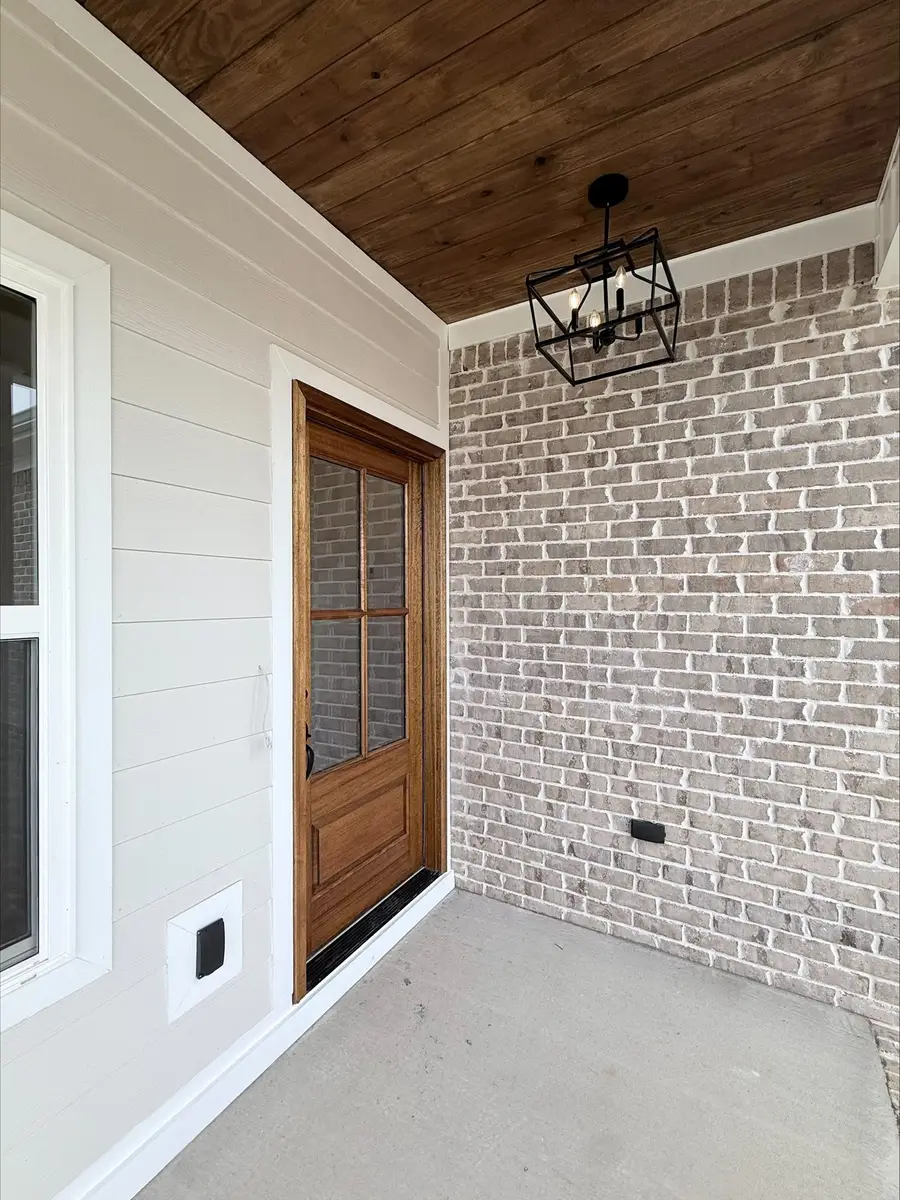 137 Silver Leaf Ln, Florence, AL 35633 - #2