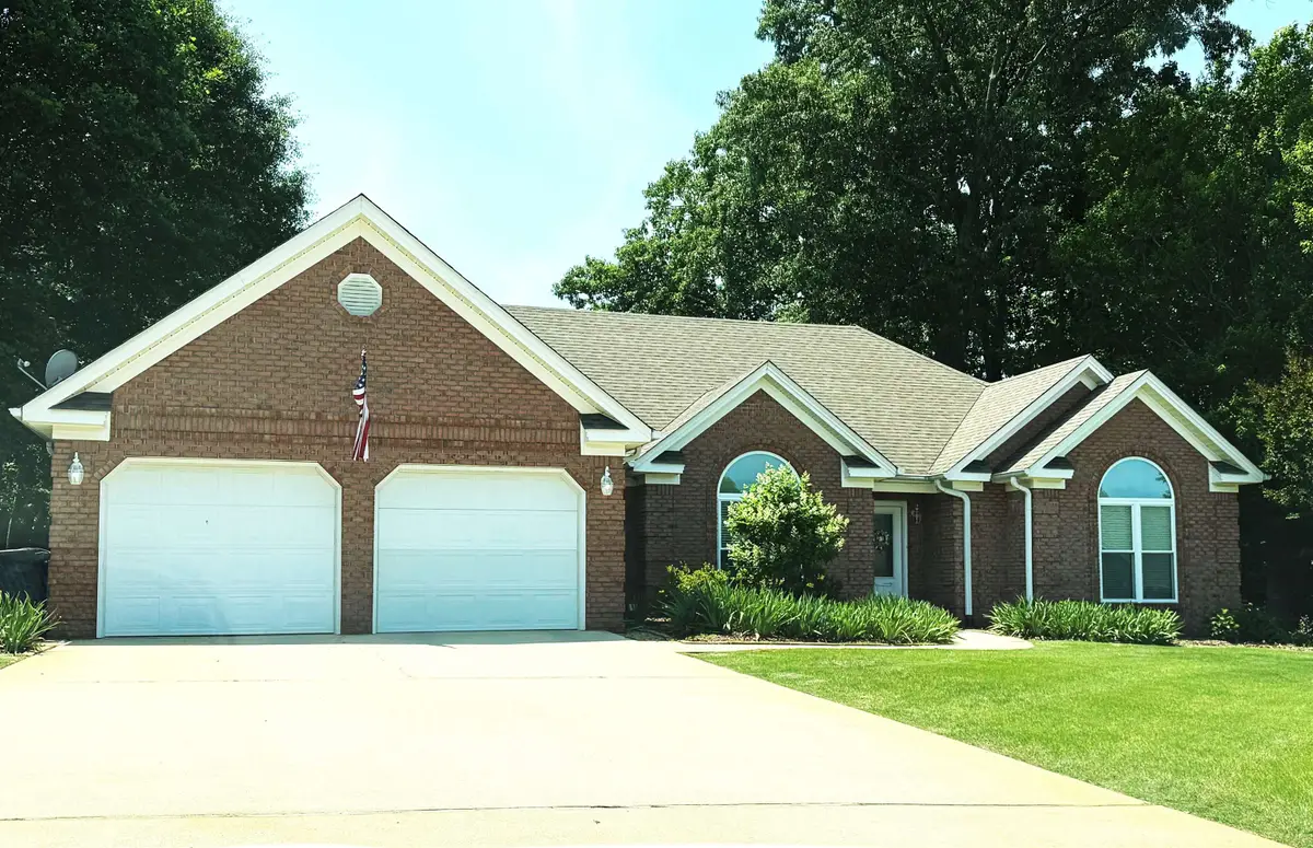 313 Highbury Dr, Florence, AL 35633 - #1