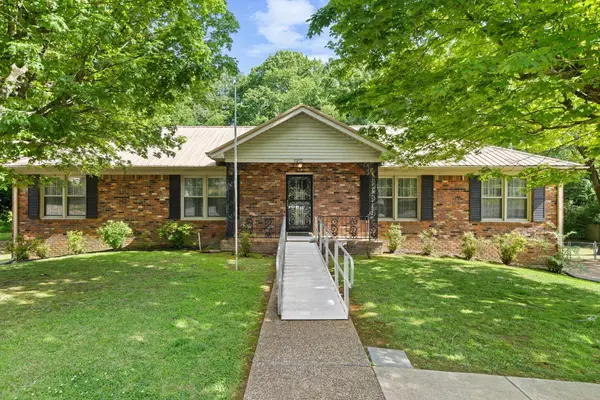 1911 S Beechwood Dr, Florence, AL 35630