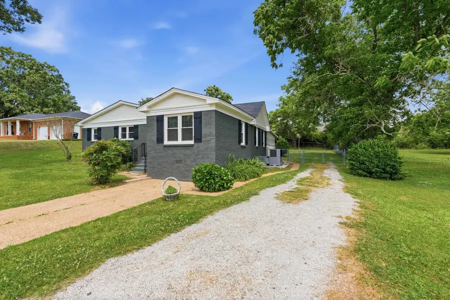 515 E Rasch Rd, Florence, AL 35633 - #2