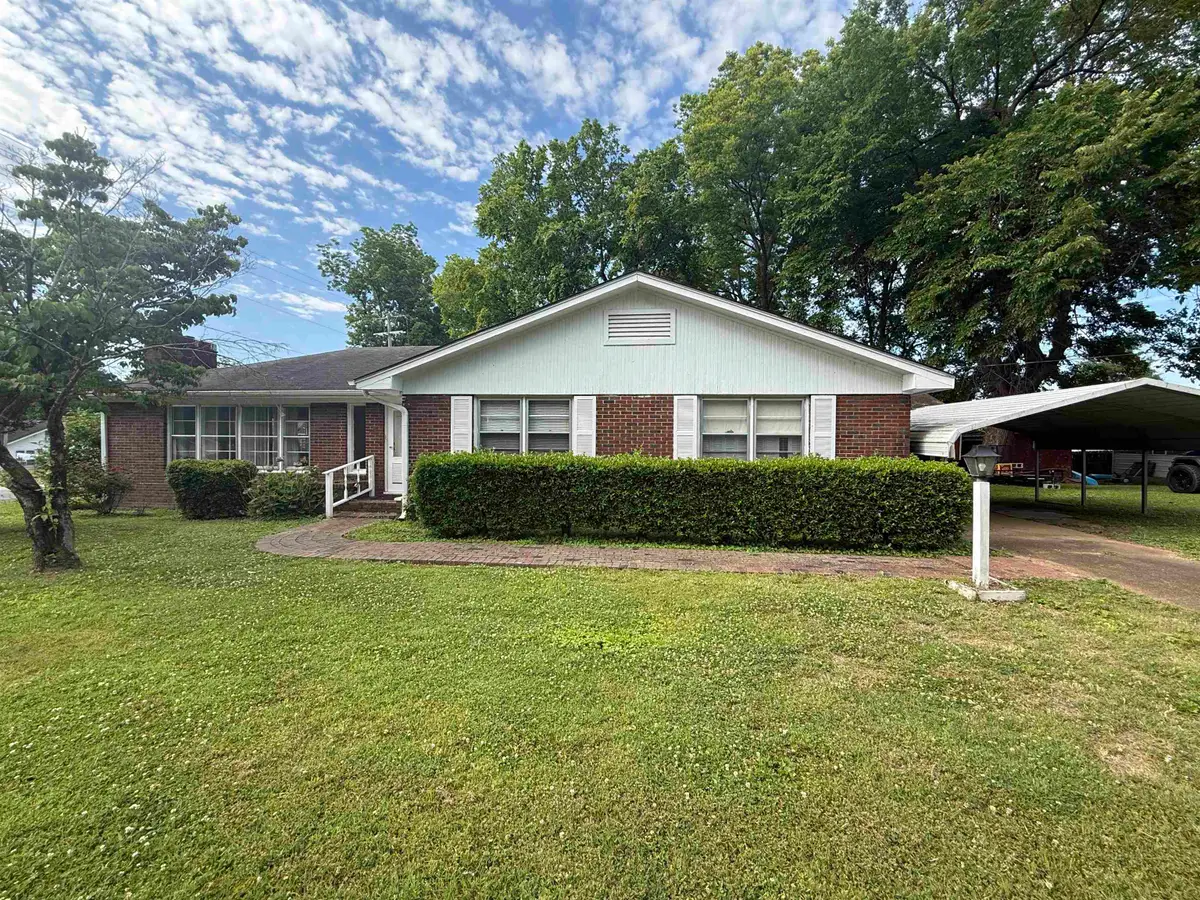1090 3rd St, Cherokee, AL 35616 - #1