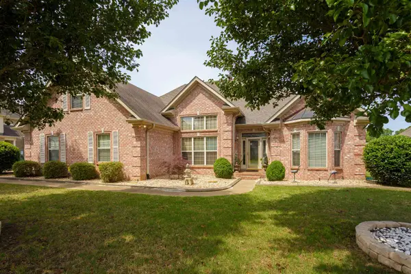 222 Cottonwood Run, Florence, AL 35630