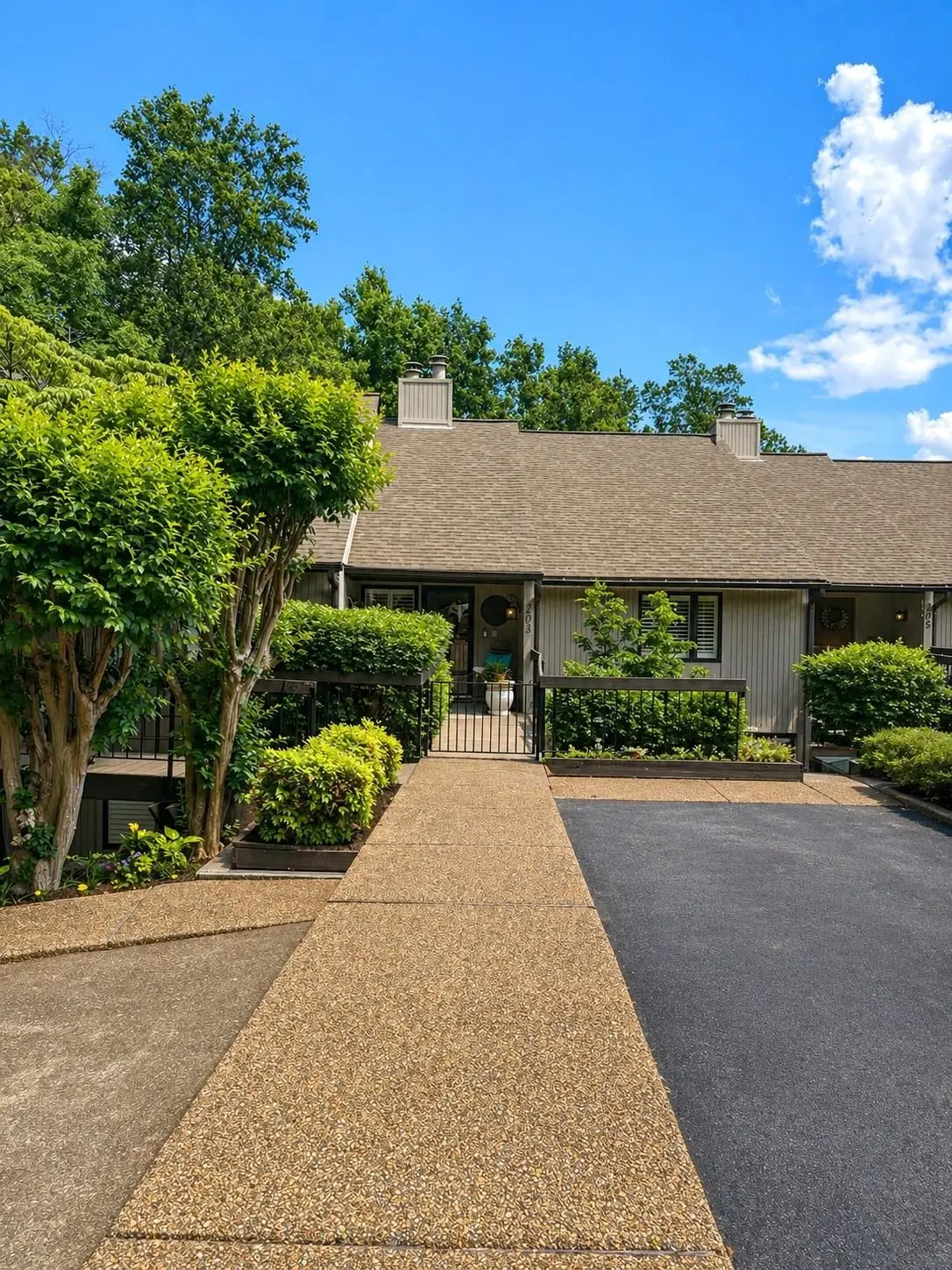 203 River Point Rd #203, Florence, AL 35634 - #1