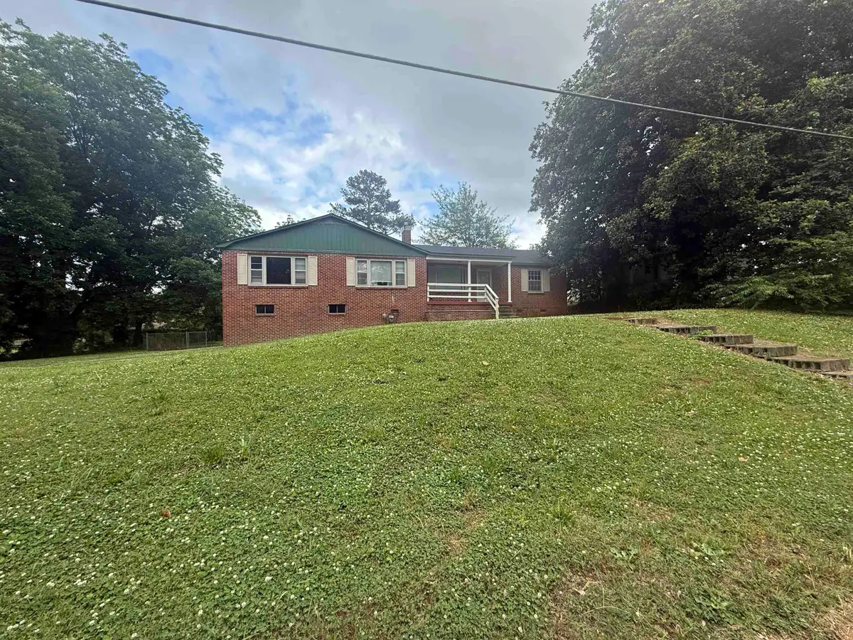 3212 E 12th Ave, Sheffield, AL 35660 - #1