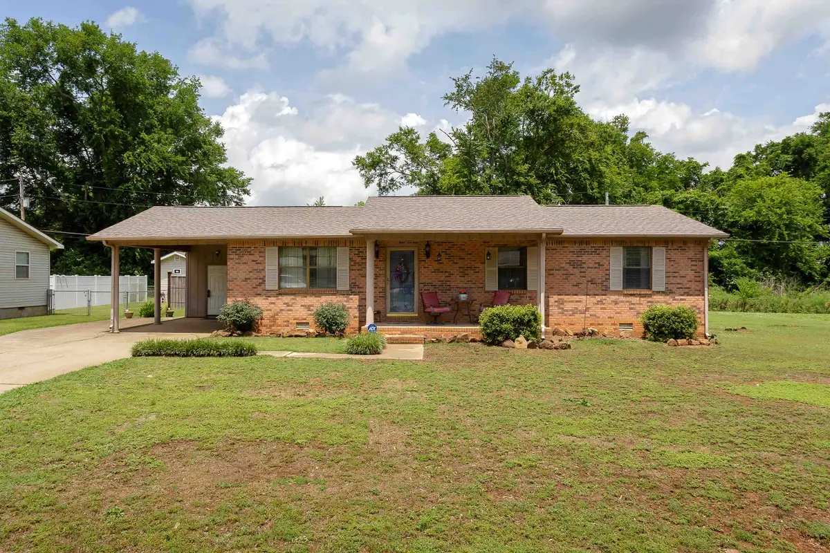 1705 Tennessee St, Sheffield, AL 35660 - #1